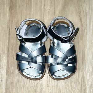 Salt Water Sandals by Hoy Shoe the Original Sandal - Size 4